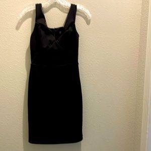 Olia Women’s black XS cocktail mini dresses, sleeveless,zipper in back. Preowned